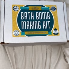 Bath bomb making kit
