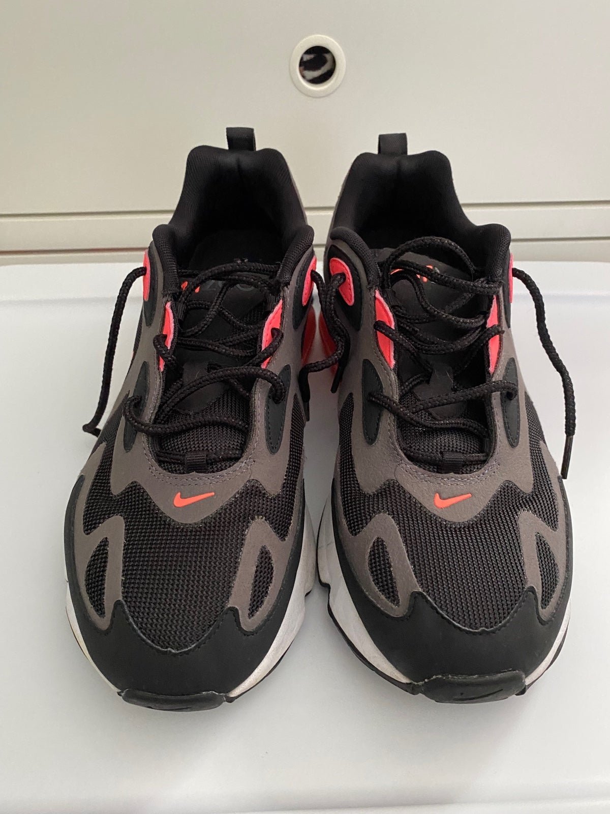 Nike Air Max 200 men’s size 10