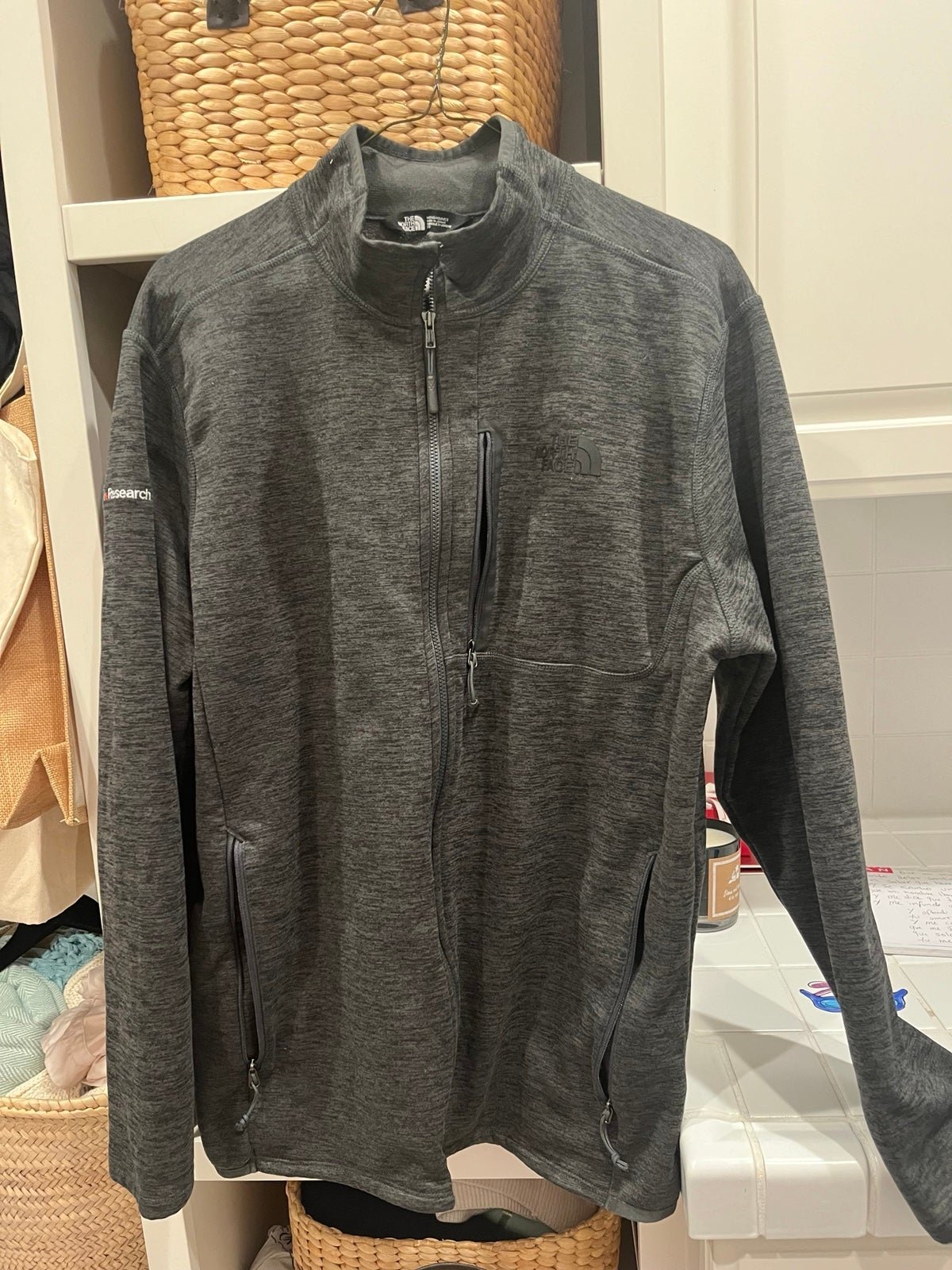 The north face men’s suéter or jacket size L