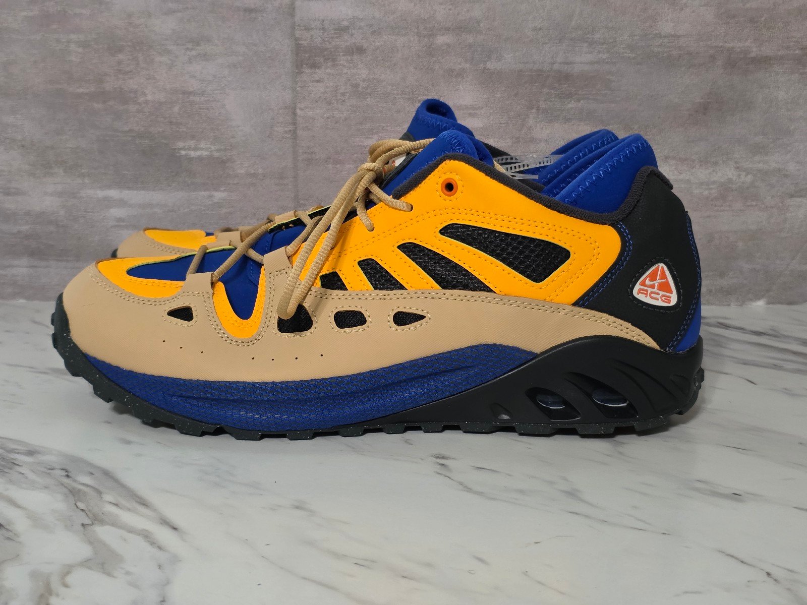 Nike ACG Air Exploraid Hyper Royal Laser Orange Men's Size 11.5