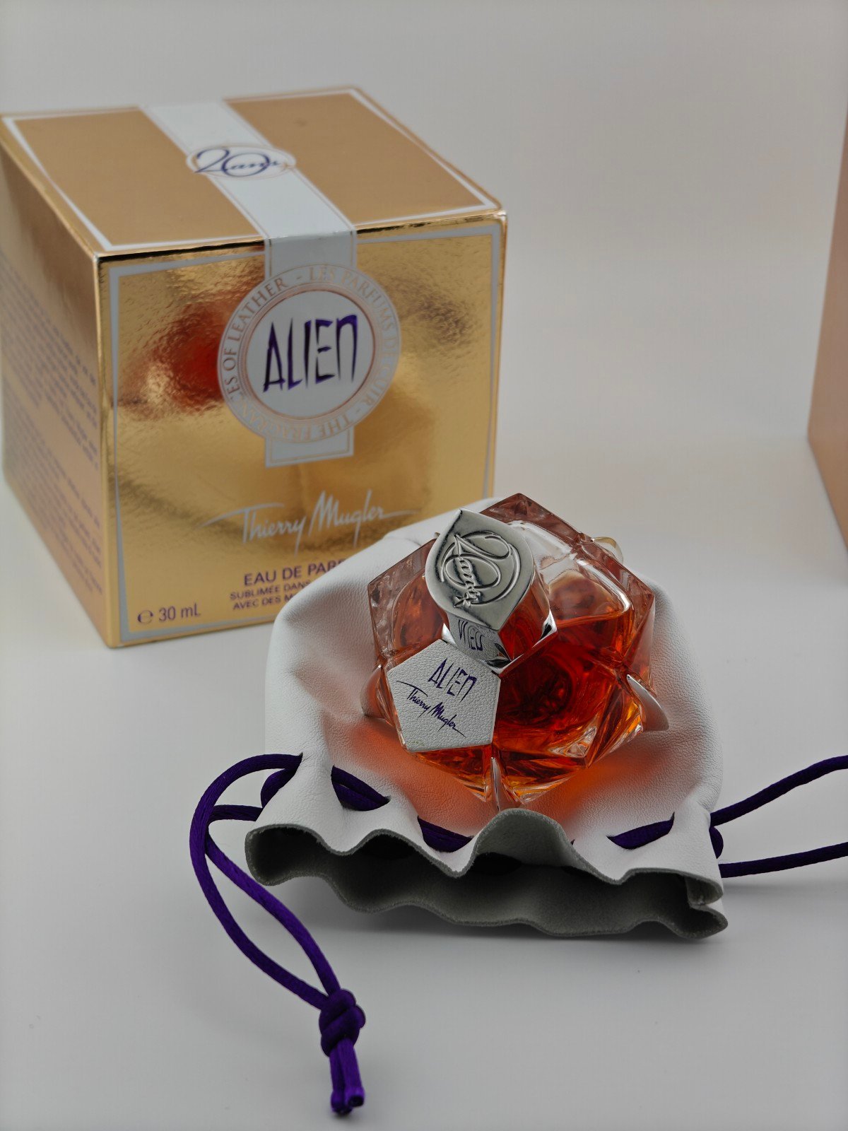 Mugler Alien Les Parfums de Cuir 1 oz 30 ml USED READ DESCRIPTION