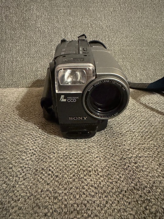 Sony Handycam CCD-TR96 Video8 Camcorder 30x Zoom – Tested & Working (No Charger)