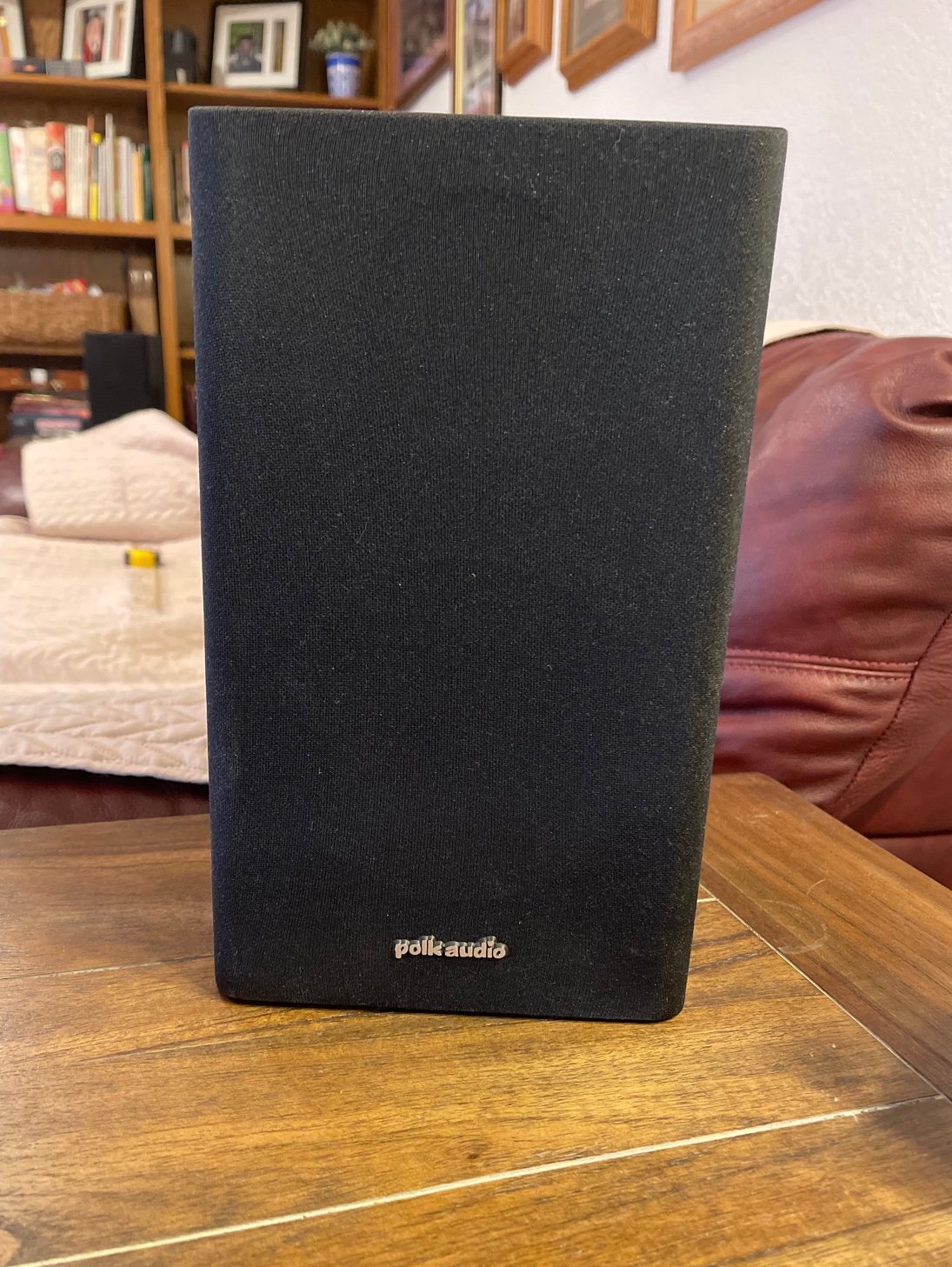 Polk Audio r1 bookshelf speakers
