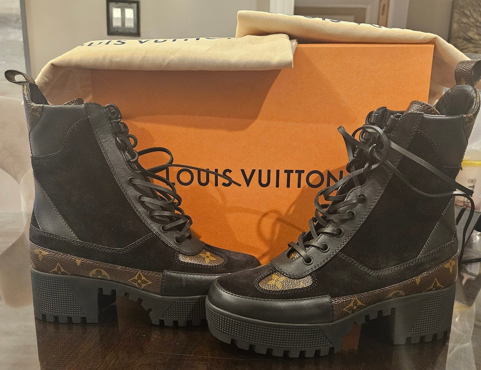 LOUIS VUITTON Laureate Platform Desert Boot