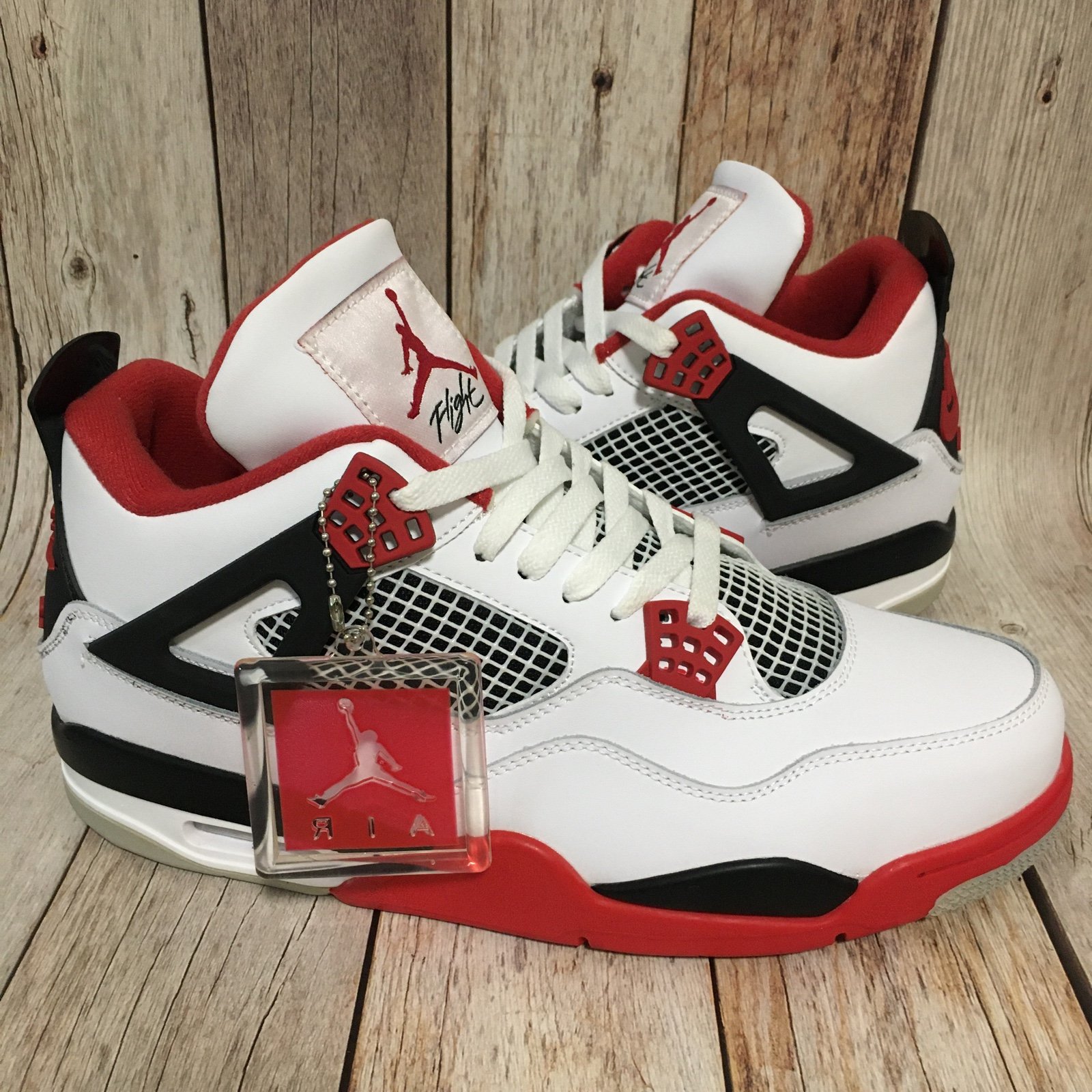 Air Jordan 4 fire red Size 6.5Y