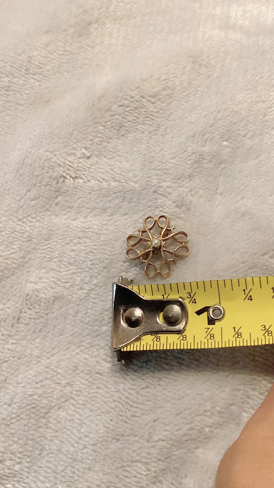 Vintage 10k solid gold Avon service award pearl pin shops