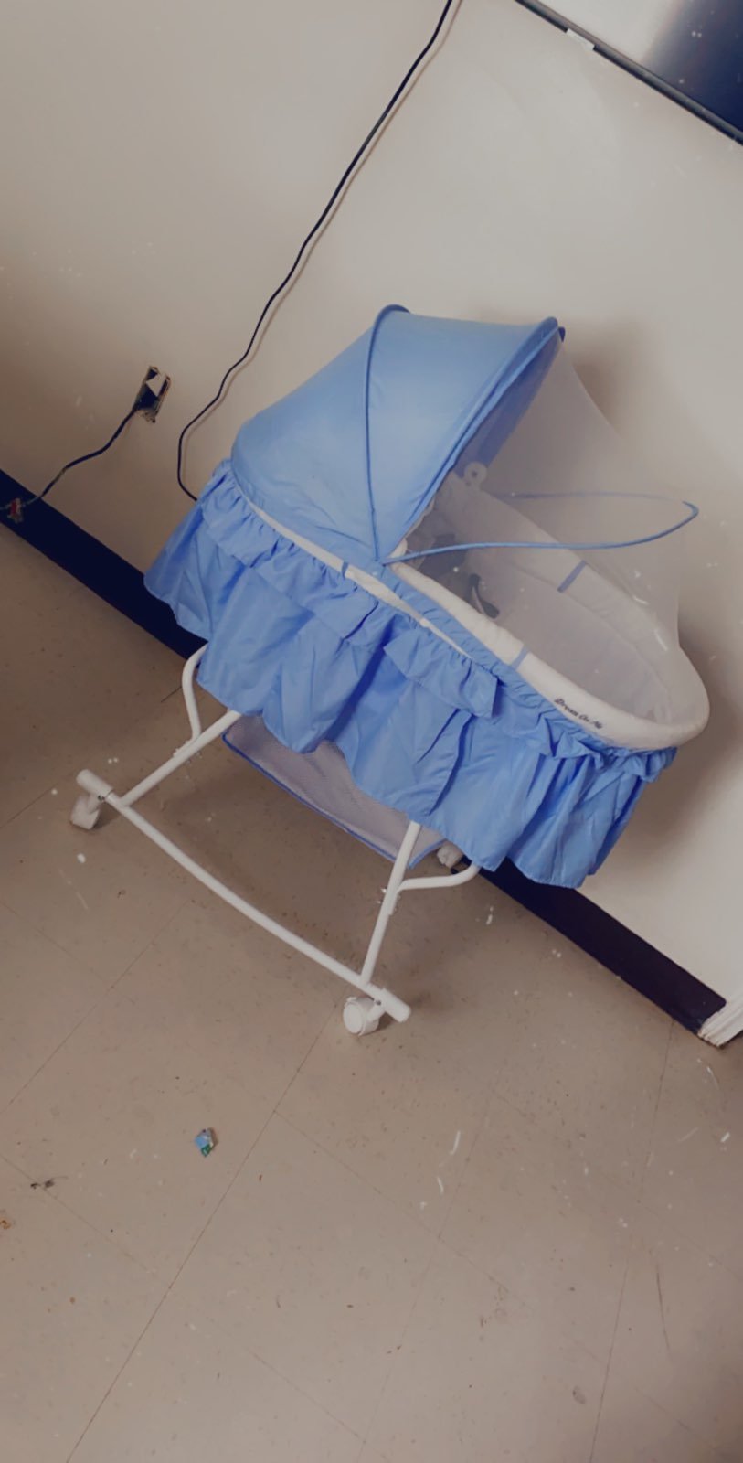 baby crib