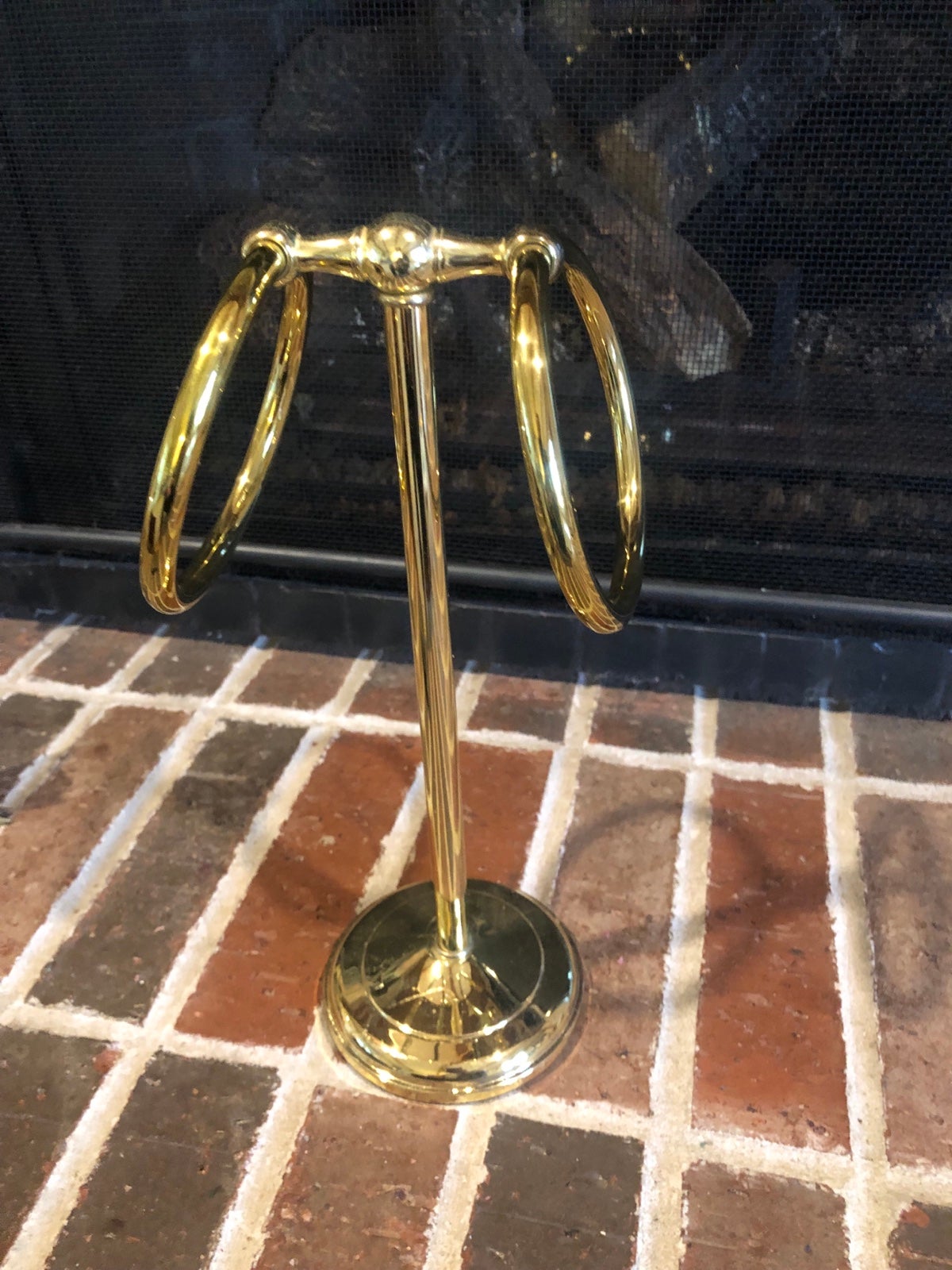 adorable vintage gold brass towel holder 11.5” tall 4.25” wide