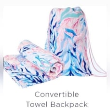 NWT Lilly Pulitzer Convertible Beach Towel Backpack in Kaleidoscope GWP