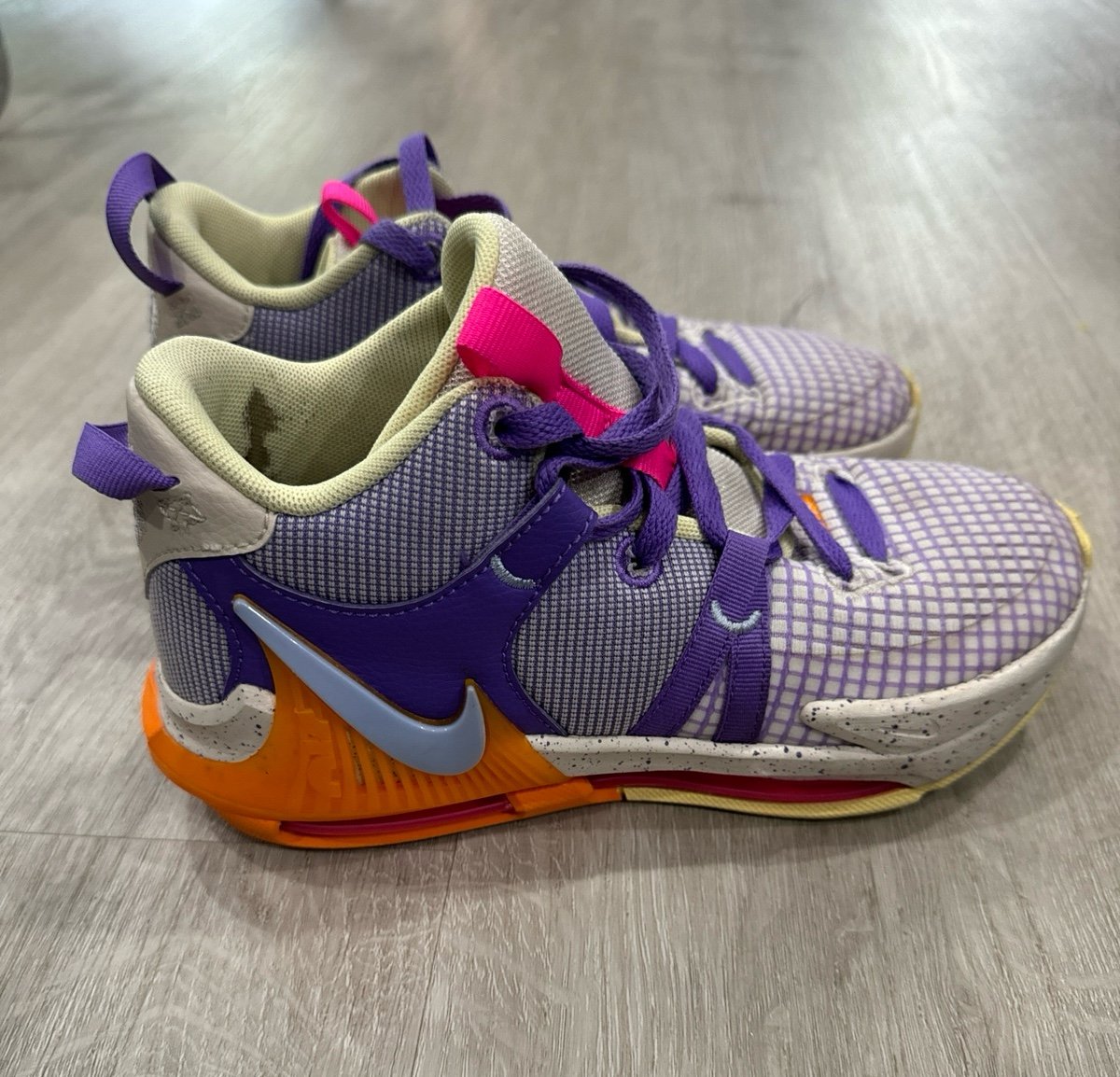 NIKE Lebron Witness 7 Big Kids'Shoes