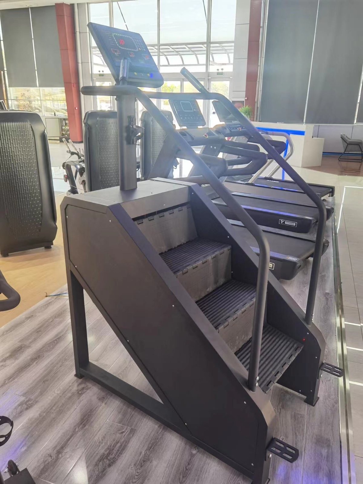 Stair stepper machine