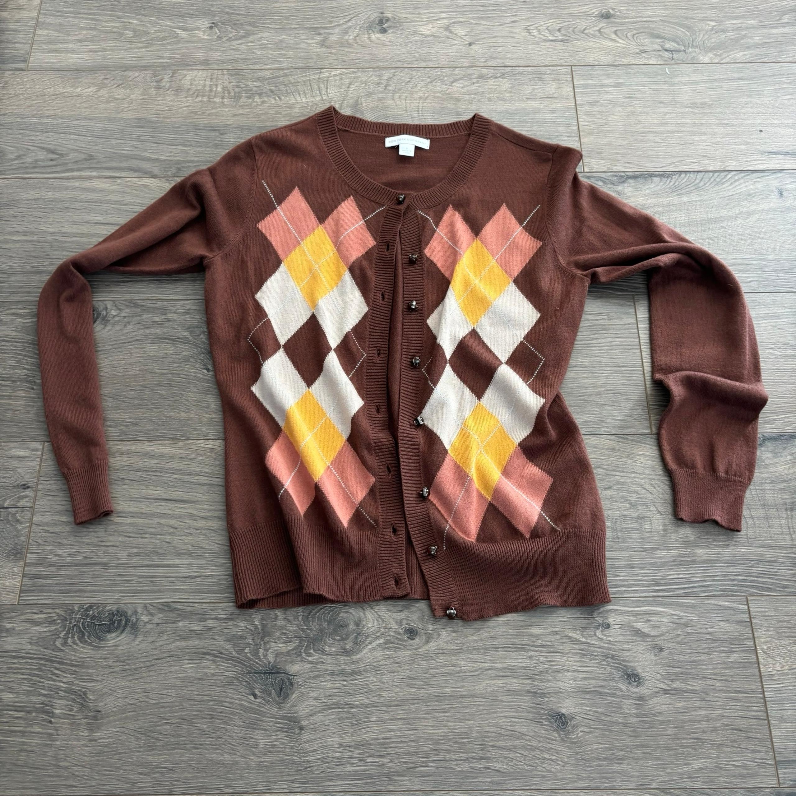 New York & Company Brown argyle cardigan with button closure