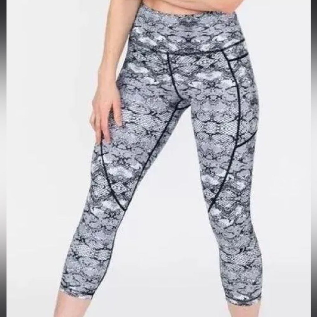Zyia Light N Tight Pocket Crop Leggings 12 Cobra Snake