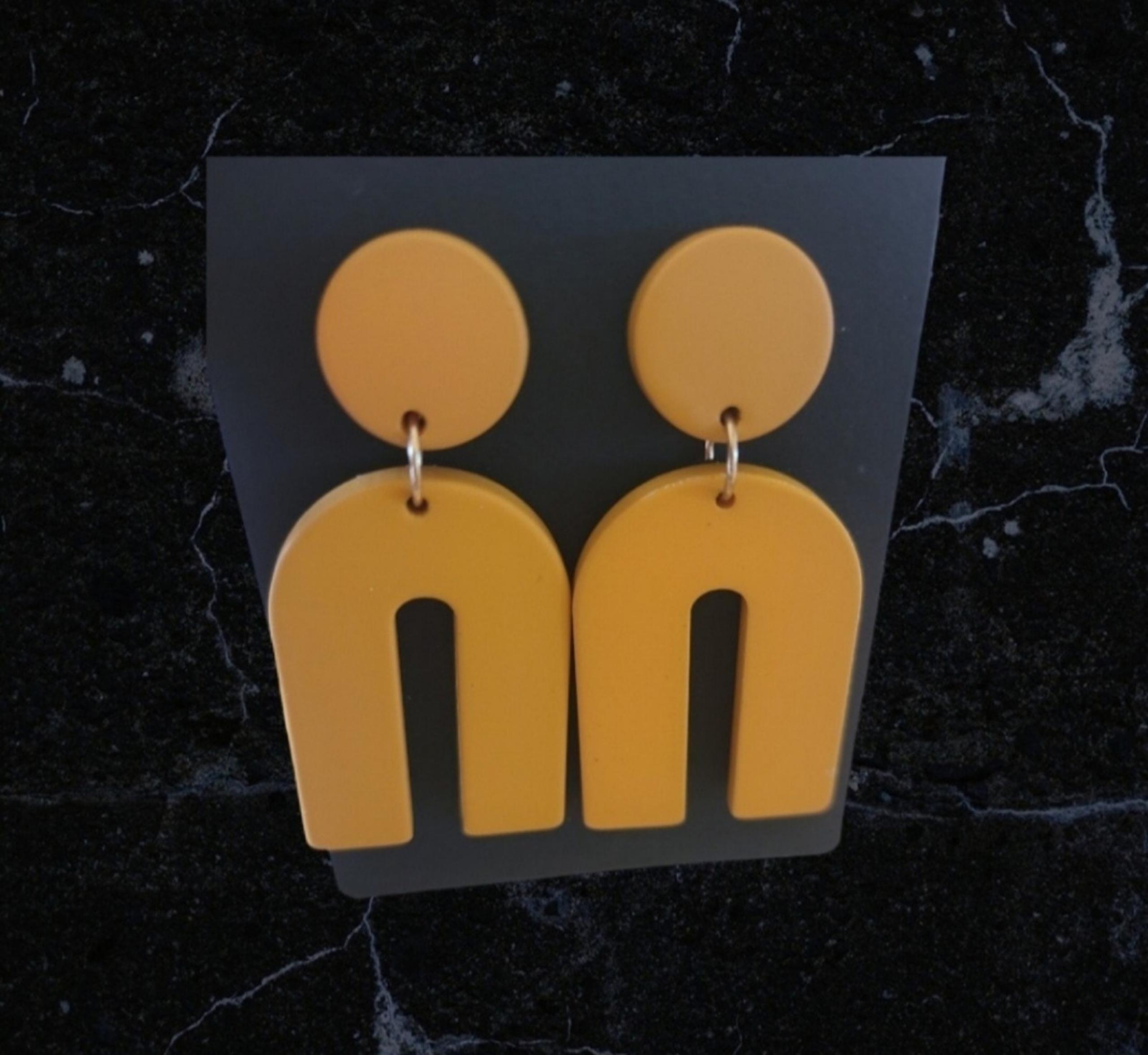NEW! LIGHTWEIGHT ACRYLIC FASHION EARRINGS