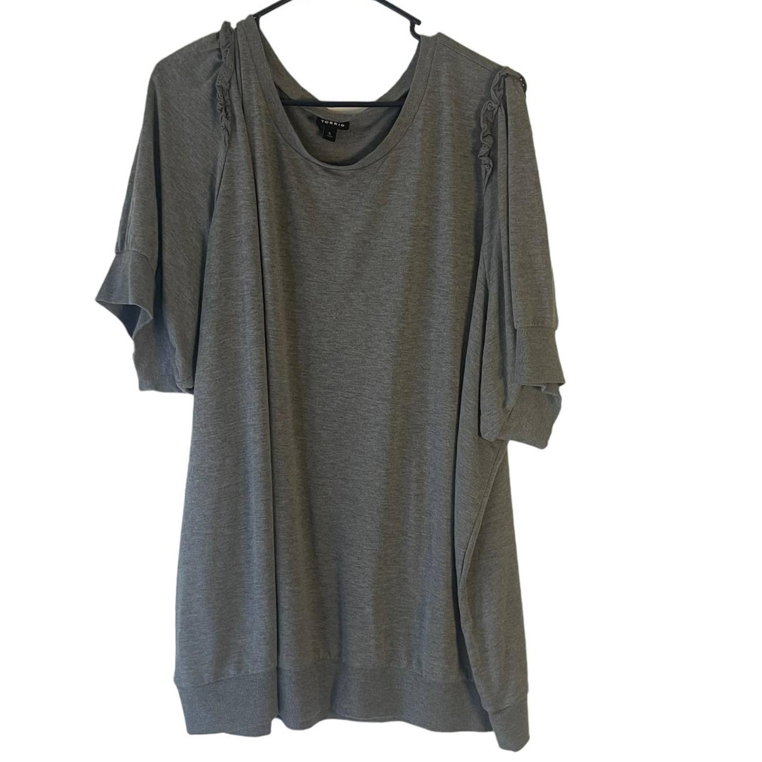 Torrid Women's Plus Size 5 Grey Elbow Sleeve Eyelet Flutter Sweater