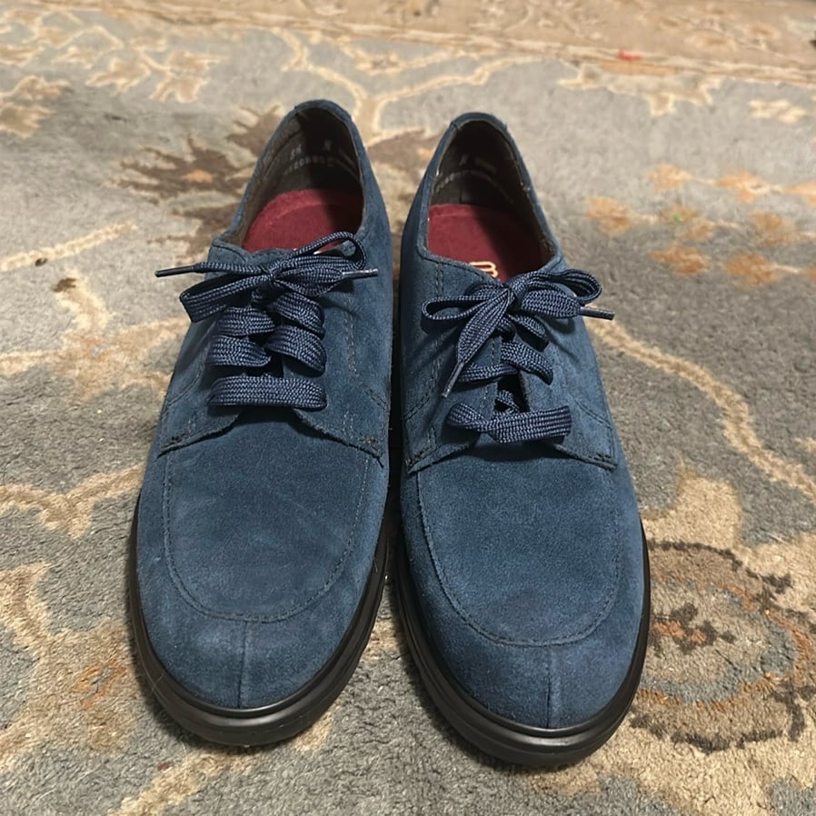 NWOT Munro American Blue Suede Oxford Veranda