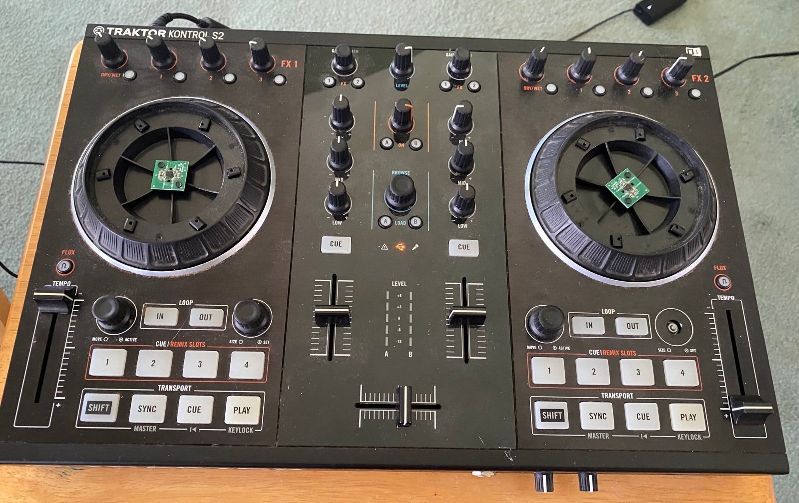 Traktor Kontrol S2