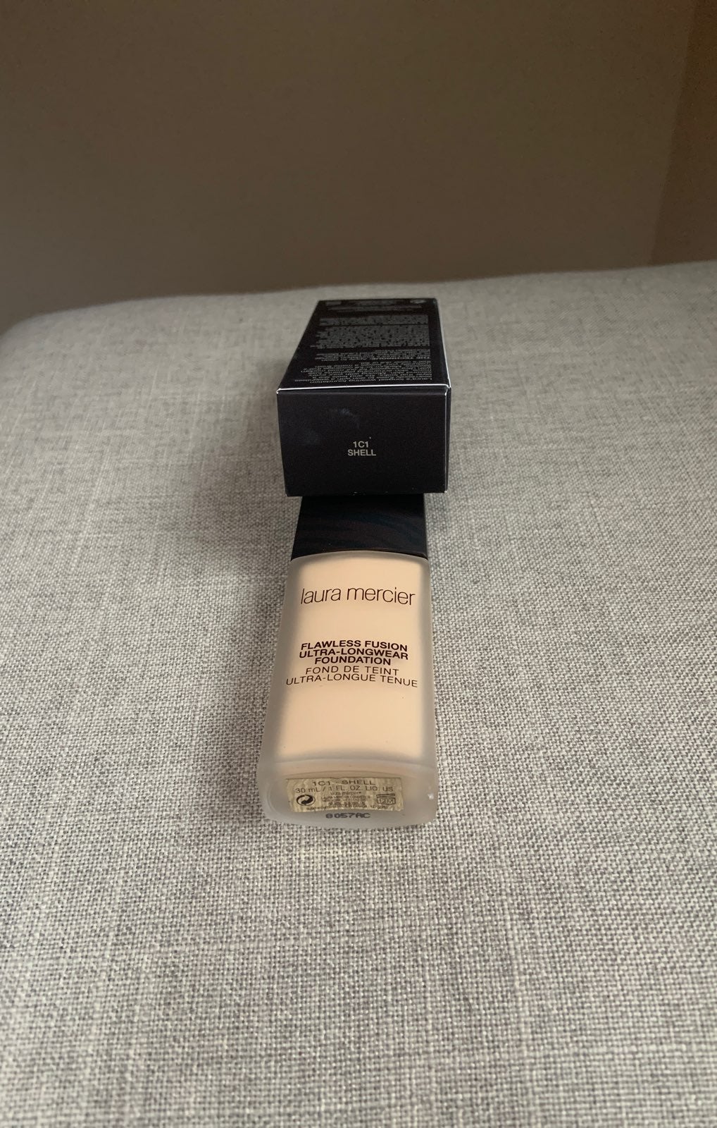 laura mercier foundation 1c1 shell