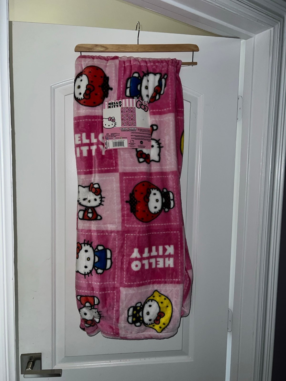 Hello Kitty Cloud Throw