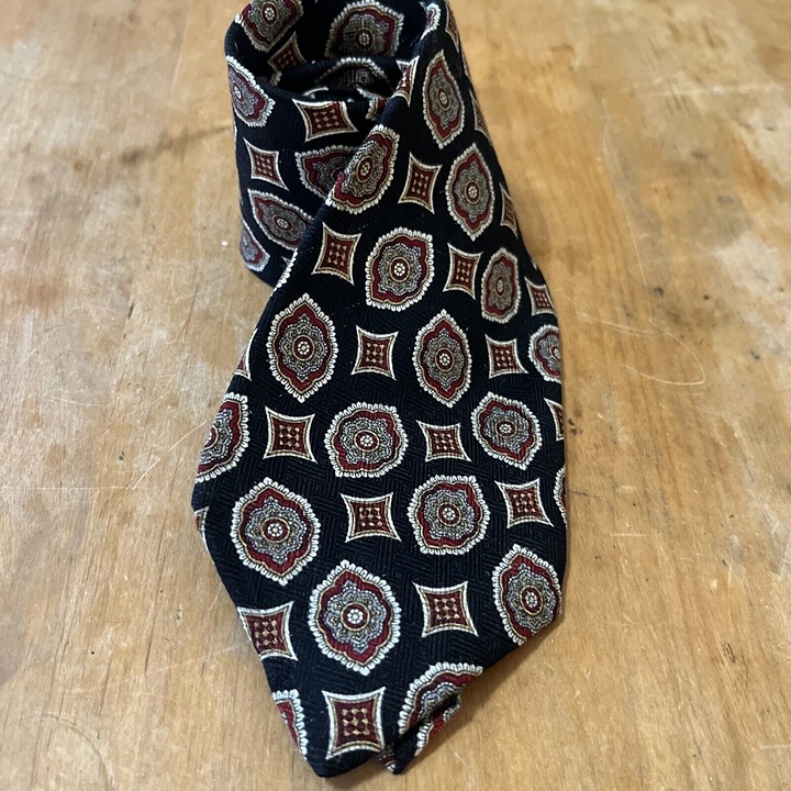 ROBERT TALBOTT STACKPOLE MOORE TRYON Black Red&gold Pattern 100% SILK NECK TIE