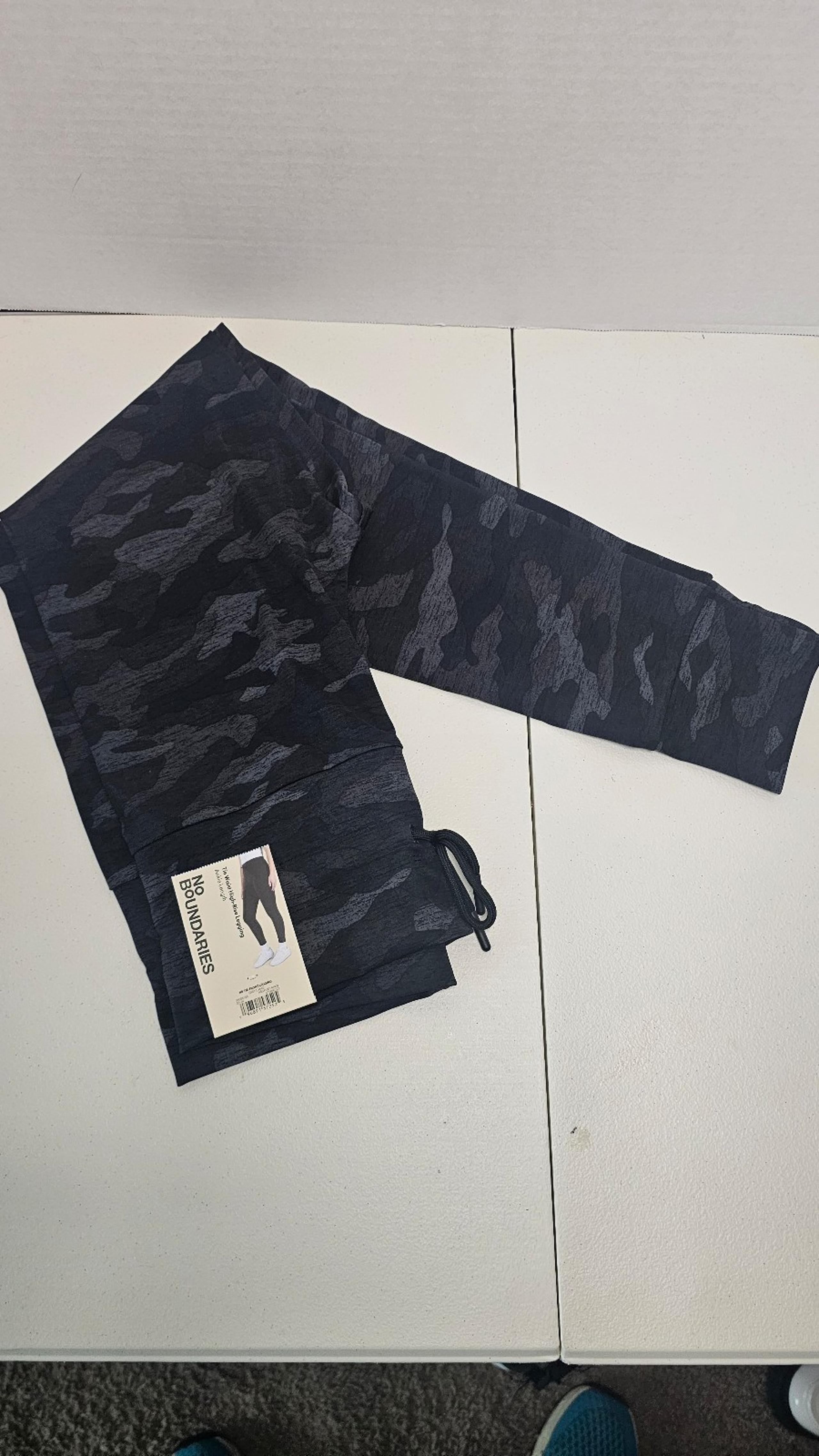 Womens Small/Med No Boundaries Tie Waste Grey Camo Ankle Length Leggings