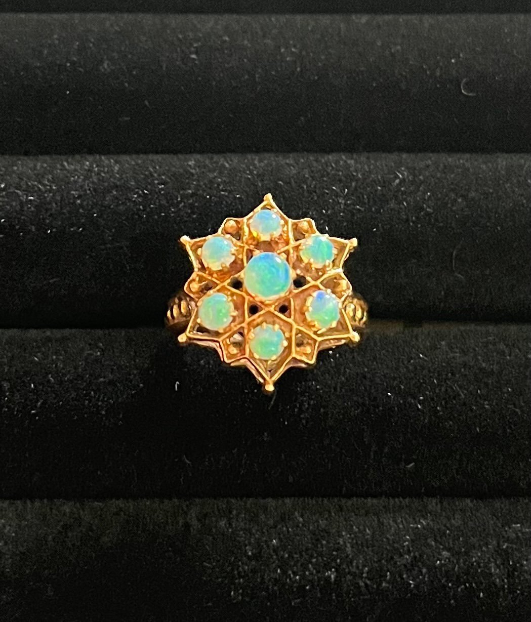 Vintage 14k Gold Opal Starburst Ring. Size 7.