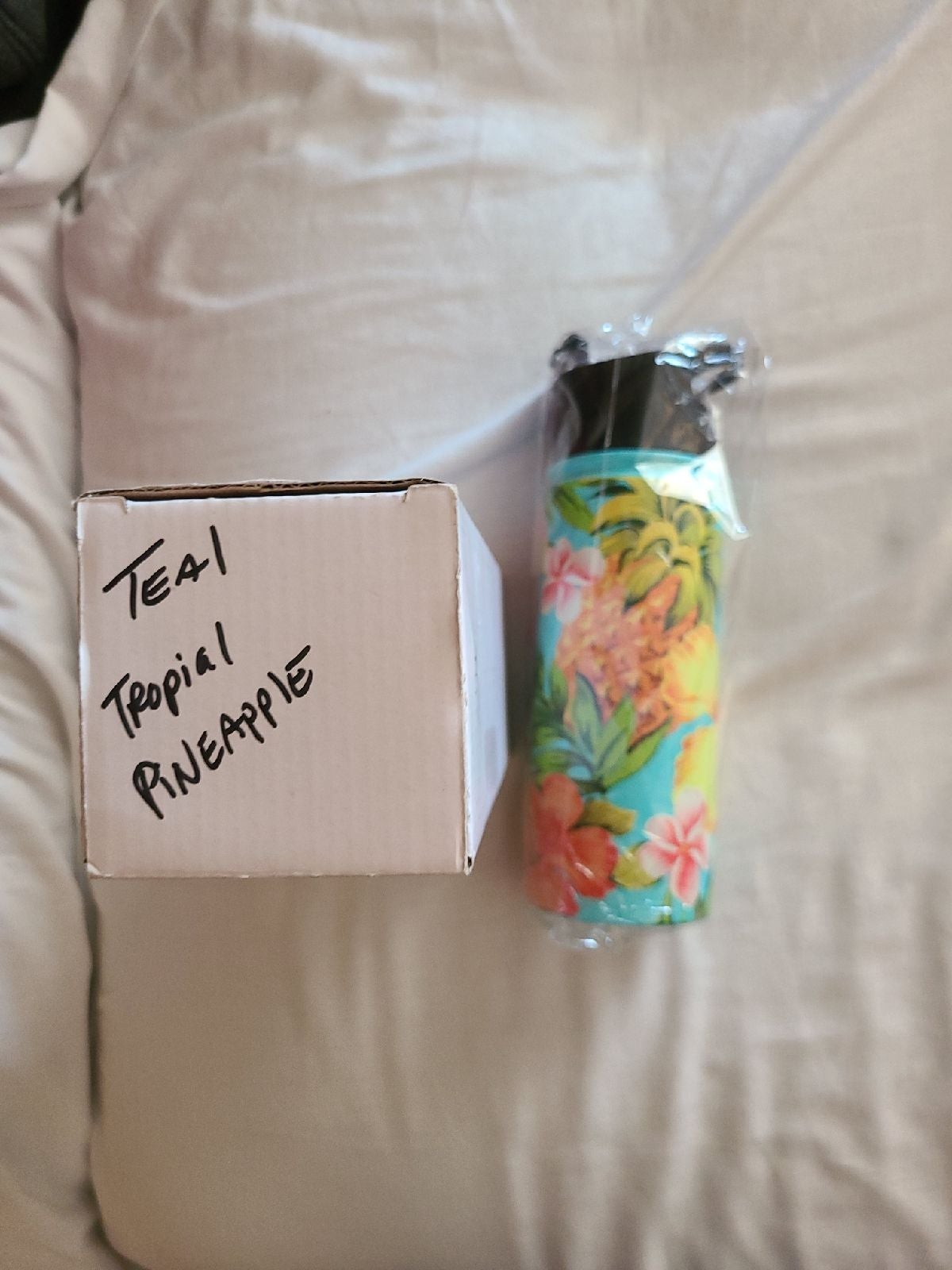 Tropical pineapple tumbler