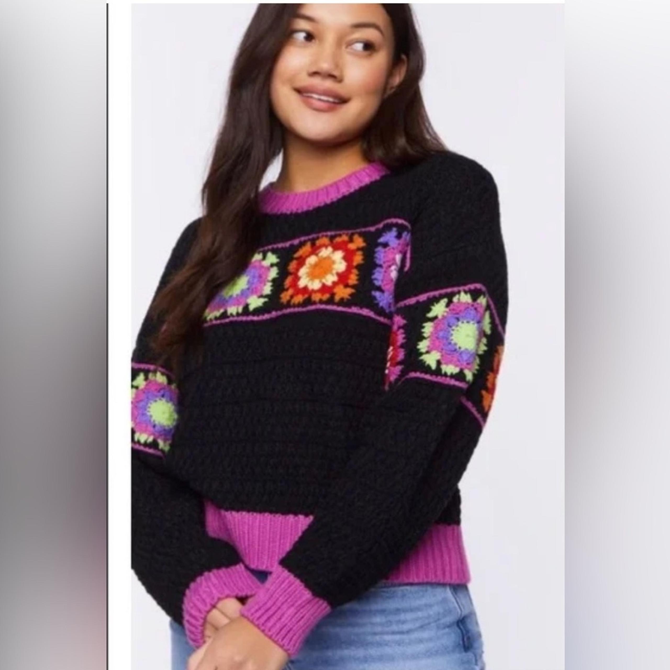 NWT Forever 21 Size Medium Colorful Floral Patterned Women's Sweater