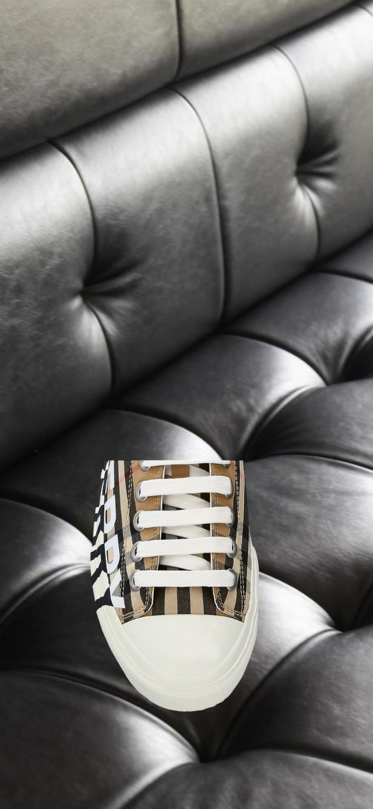 Burberry converse brand new never whore them if you need more photos just ask