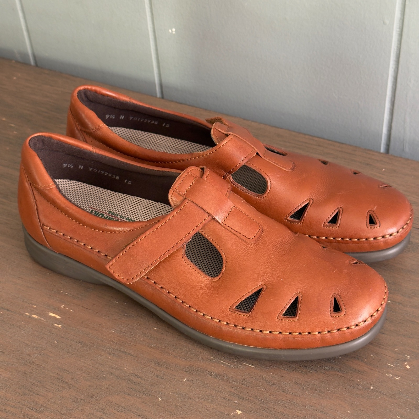 SAS Tripad Comfort T-Strap Shoes 9.5N Brown Leather Mary Jane Sandals USA