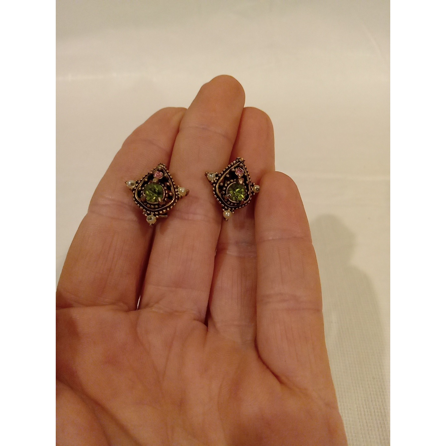 Vintage 1930s Clip Earrings Multicolor Stones D2