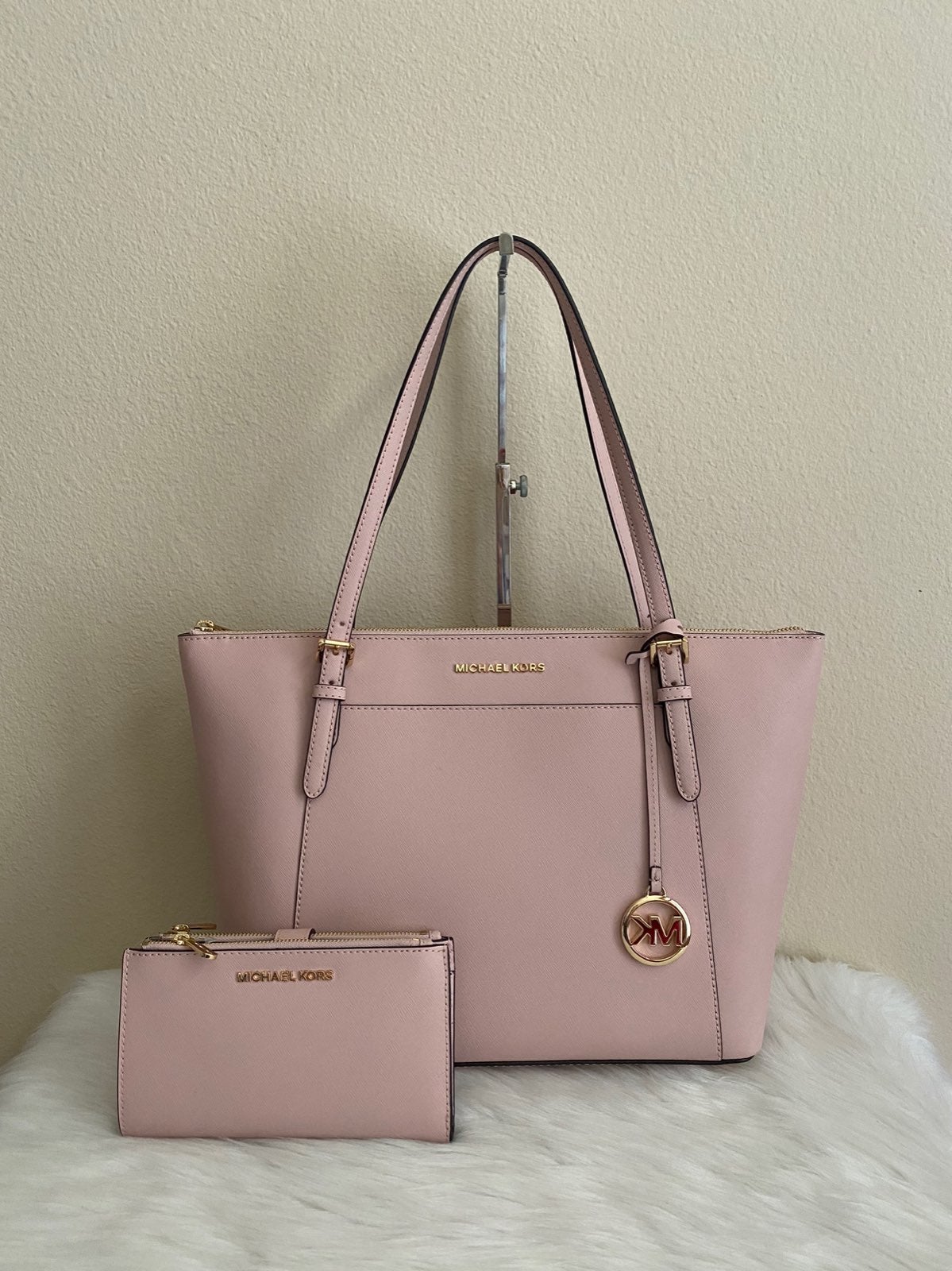 Michael Kors purse and wristlet set