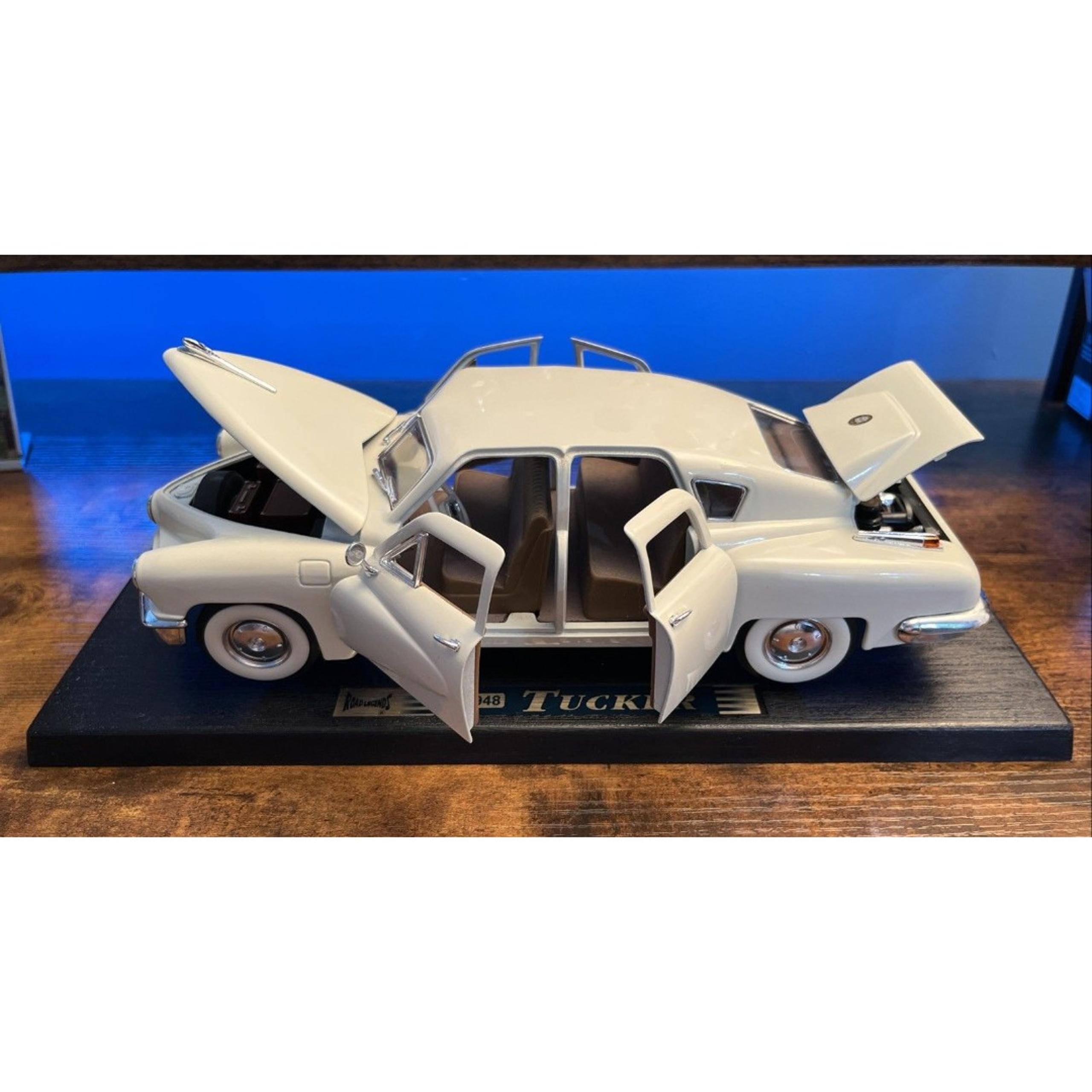 Road Legends 1948 Tucker 1:18 Scale Cream White