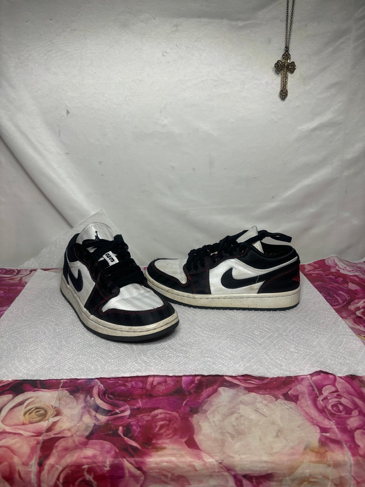 Kids size 5 air Jordan 1 low shoes