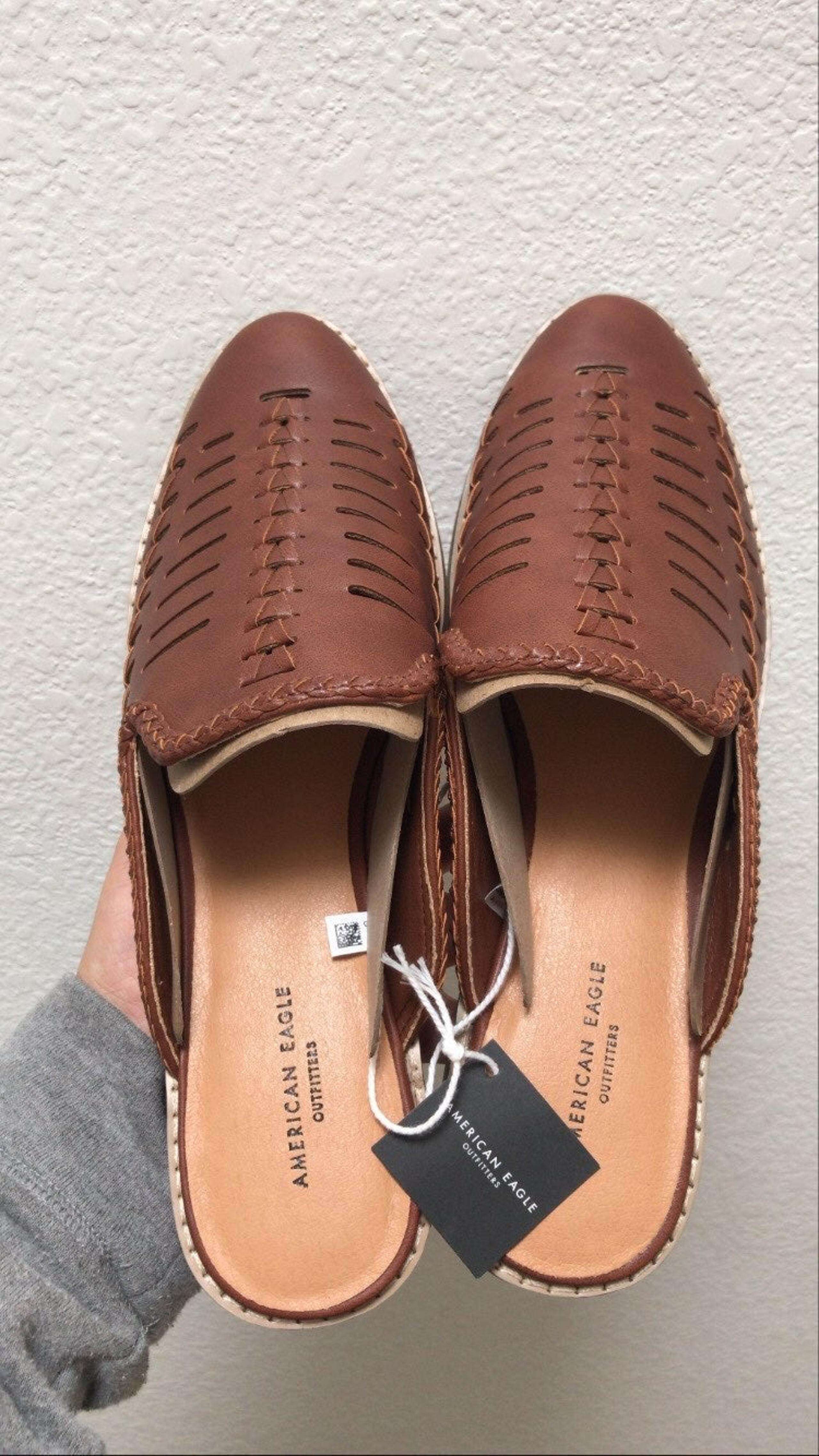 American Eagle Huaraches Size 8