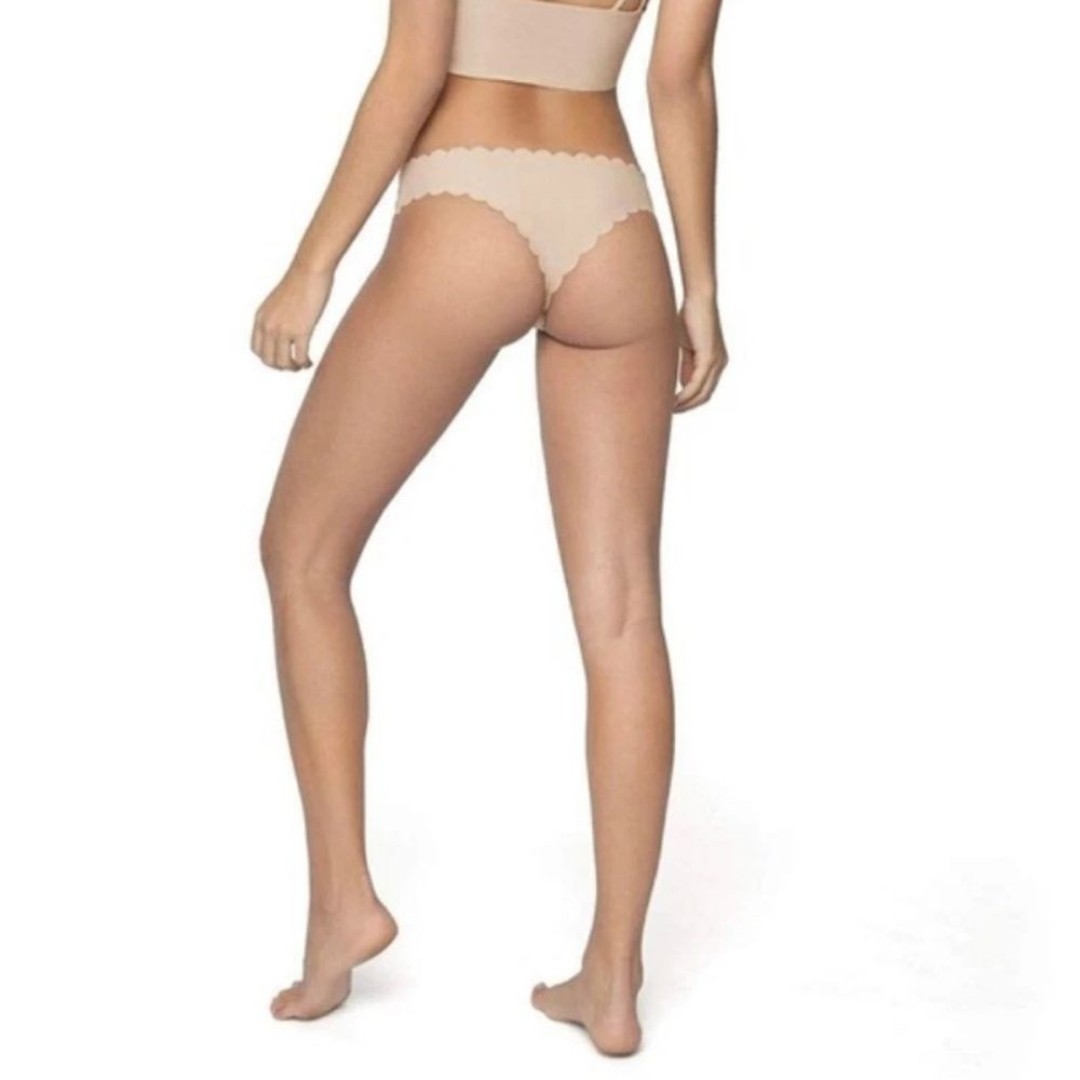 PilyQ Oyster Seamless Scalloped Thong Bikini Bottoms NWT Size Small