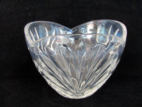 Large Crystal Scalloped 8 Centerpiece Vintage Bowl