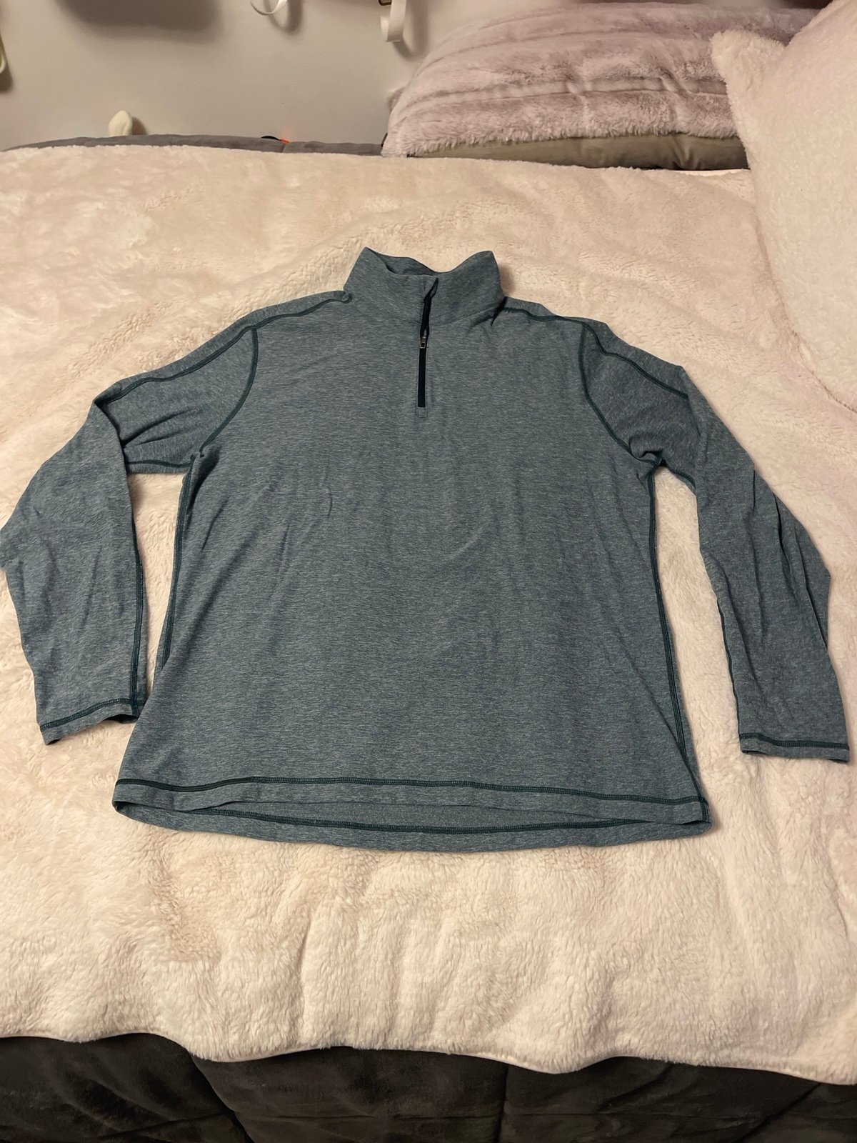 Lululemon metal vent men’s L/S 1/4 zip in size XL