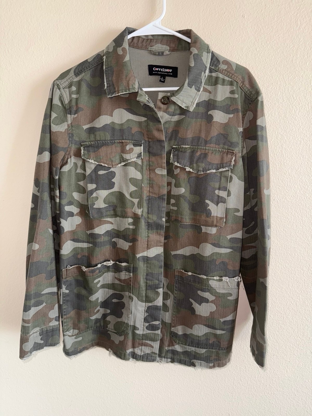 Coffee Shop Camouflage Utility Jacket w/ 2 Lower Deep Pockets & 2 Chest Pockets