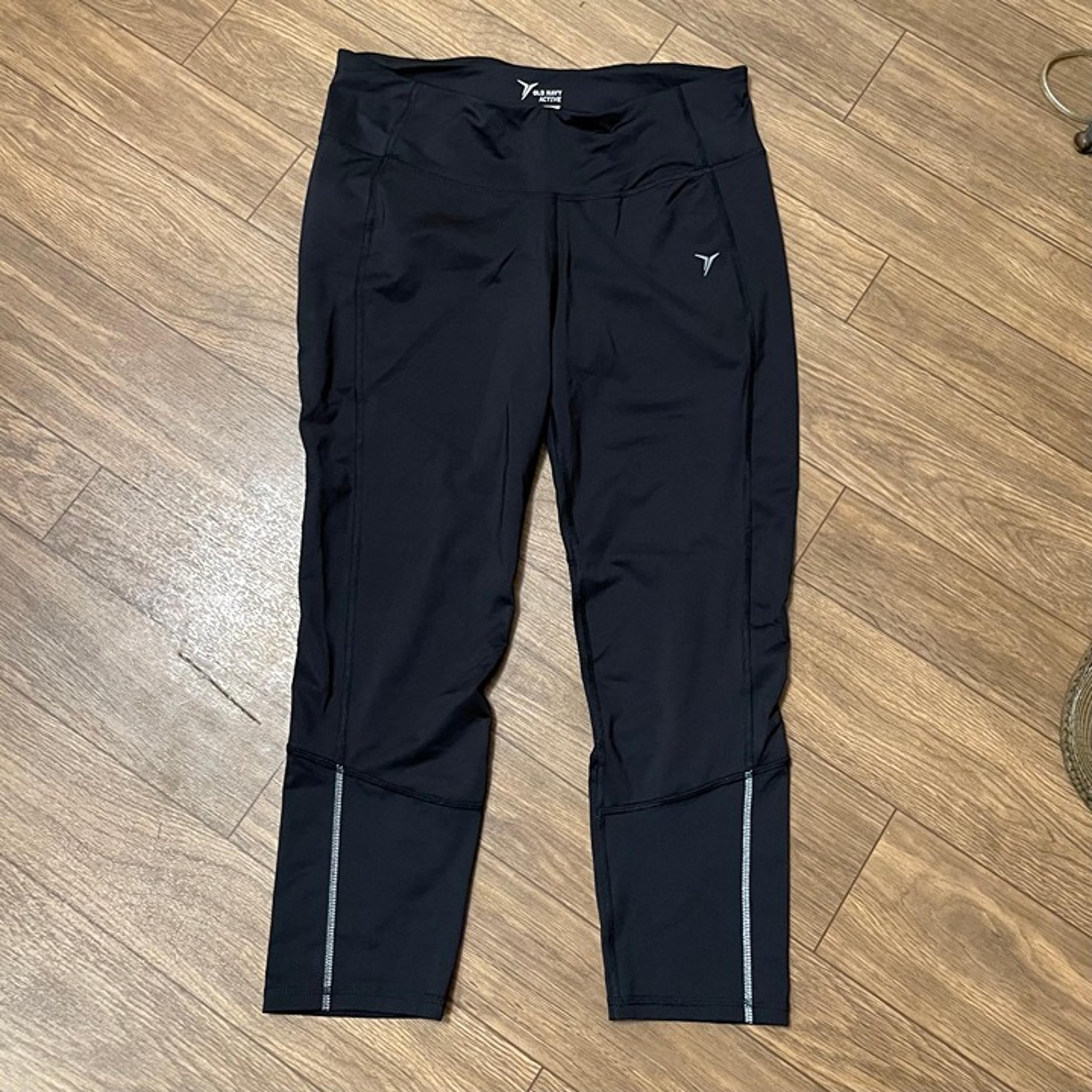 Old Navy Black Athletic Wear Sport Capri Bottom Leggings For Women Size L