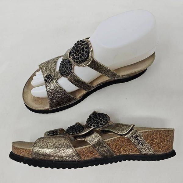 MEPHISTO STRAPPY SANDALS GOLD LEATHER BLACK CHARM WEDGE HEELS 37 US SIZE 7