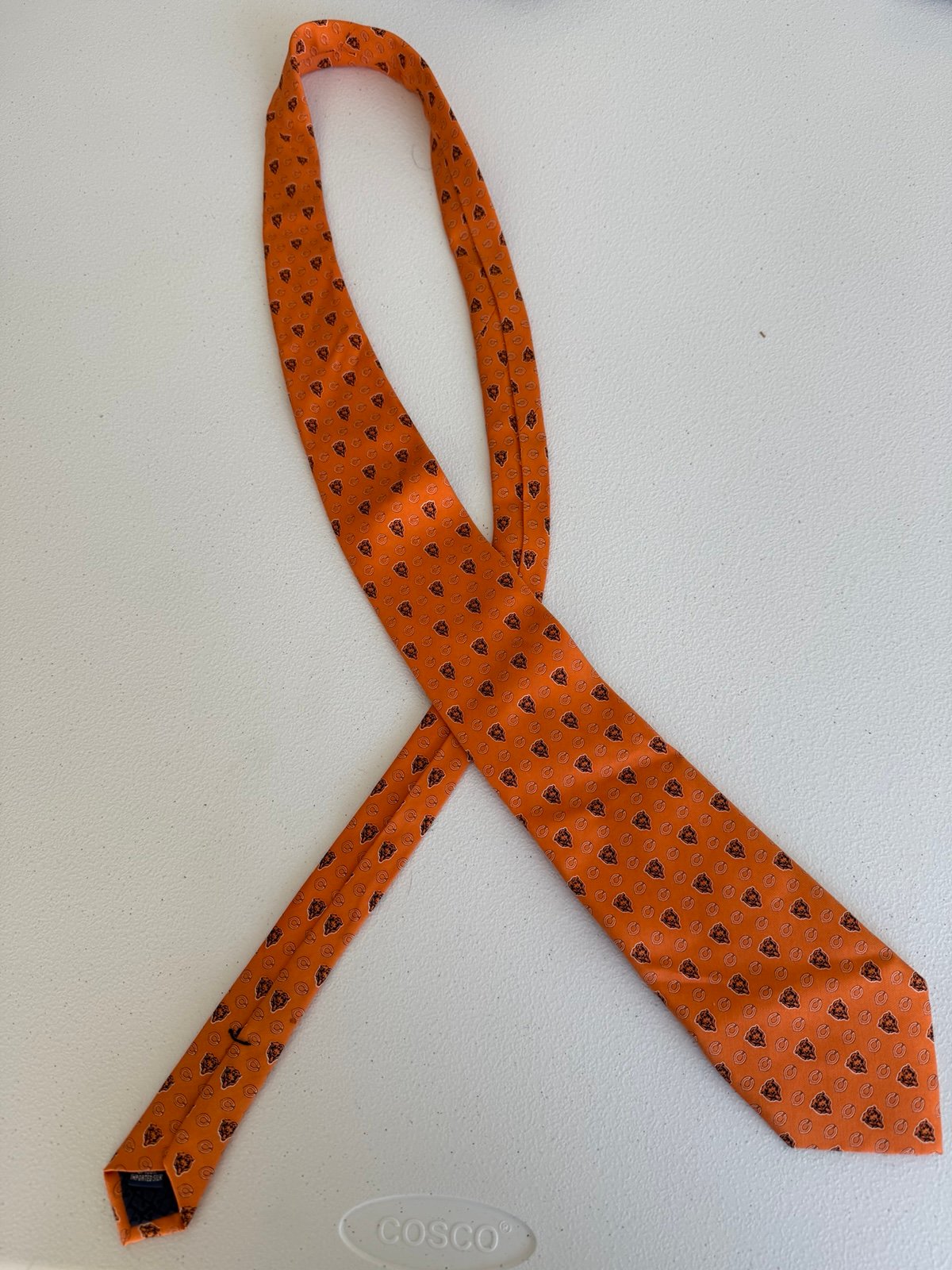 Vineyard Vines Men’s CHICAGO BEARS FOOTBALL NFL Silk Necktie Orange/Blue