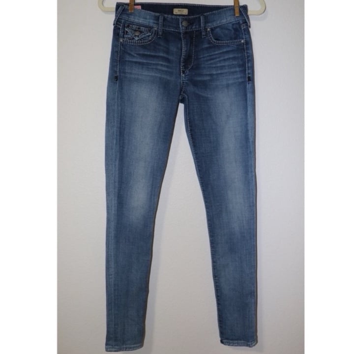 Women’s True Religion mid rise skinny jeans