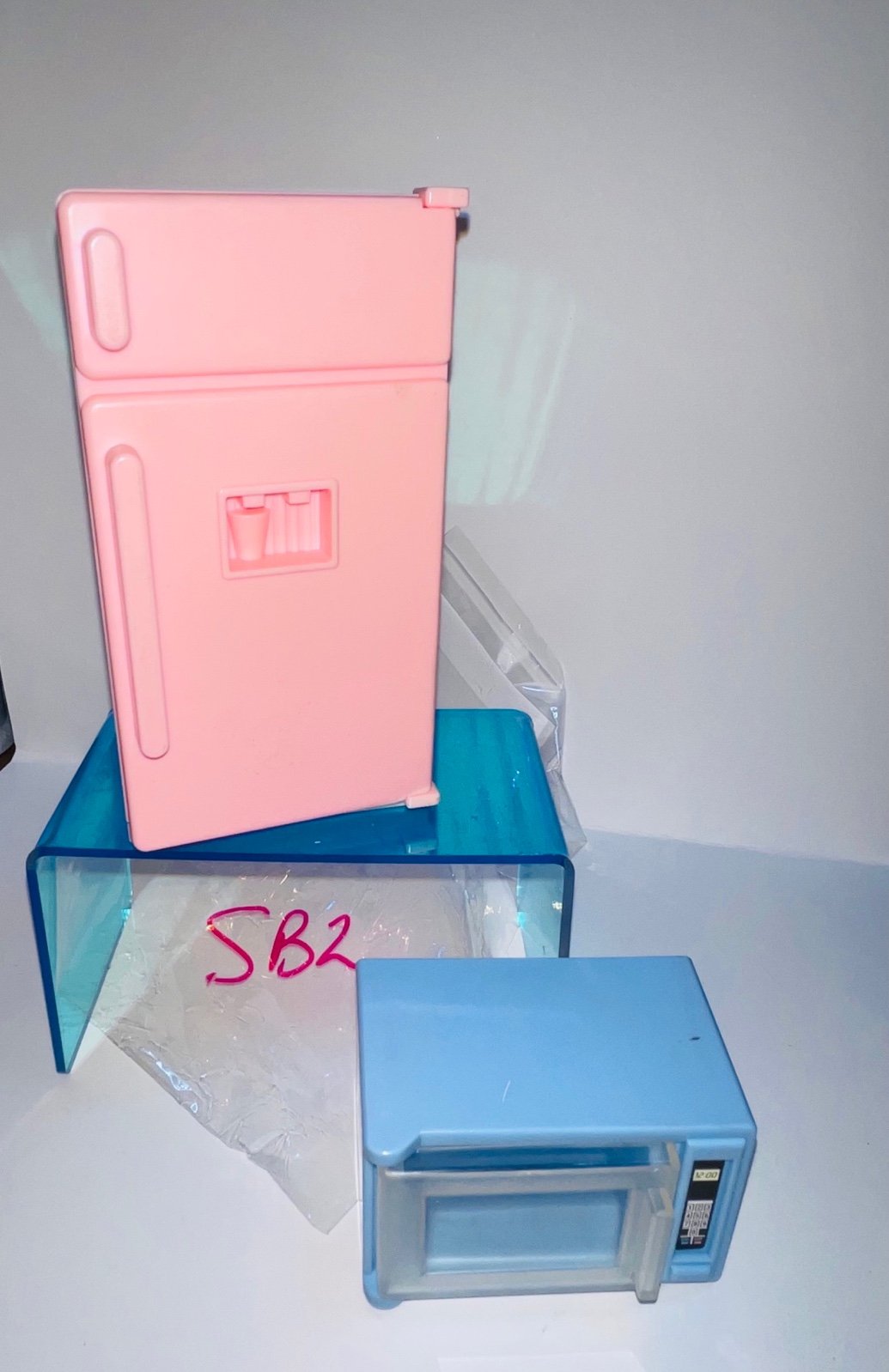 Vintage 1990 Playskool Dollhouse Pink Kitchen Refrigerator Fridge very pink