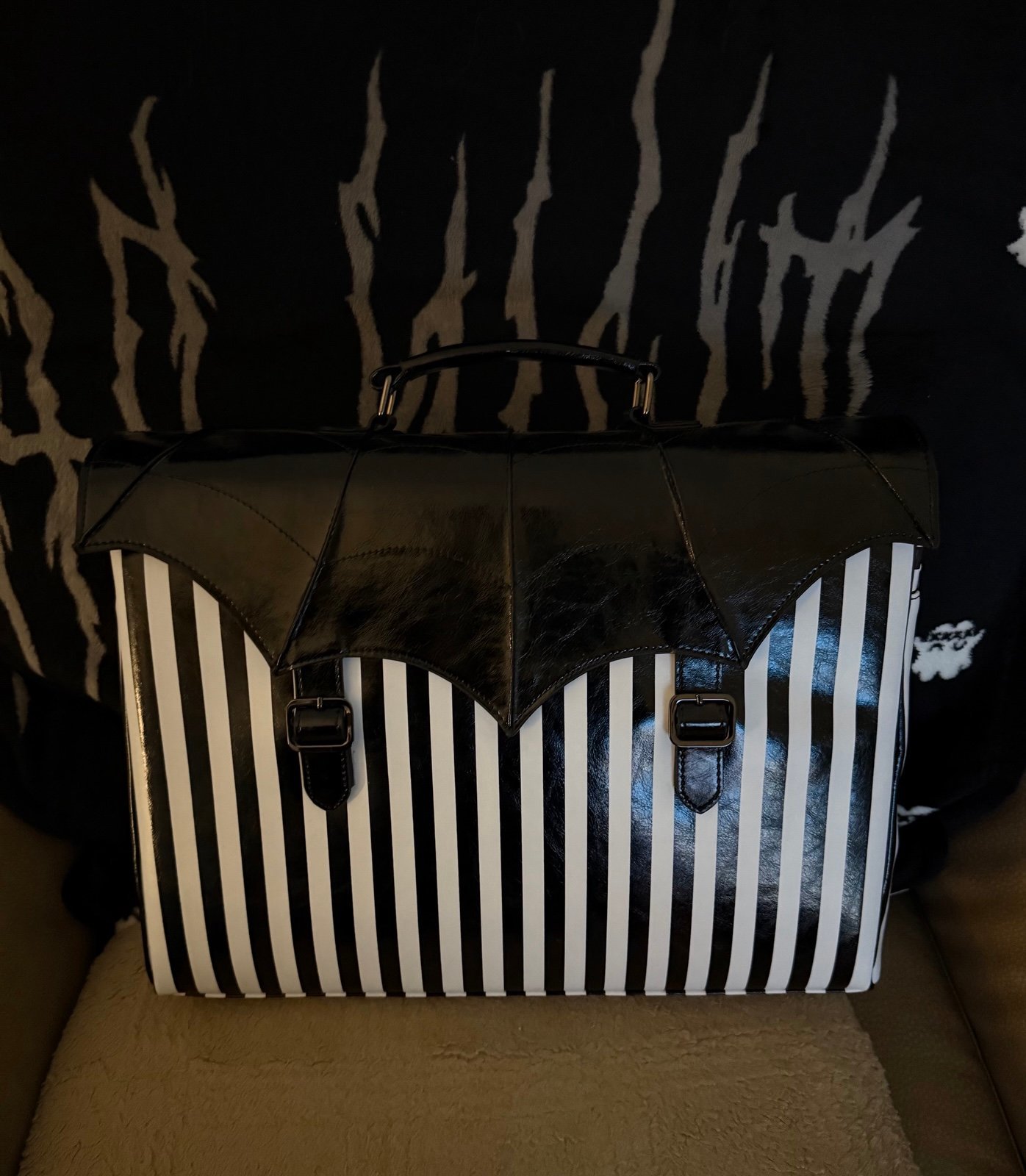 New Darkmotherco La Chauve-Souris Messenger Bag