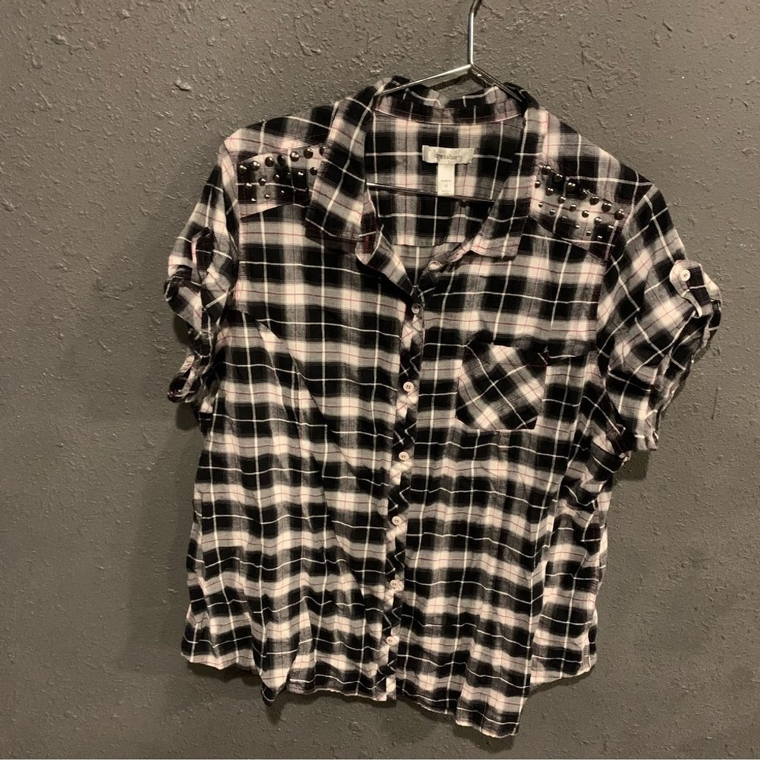 Women’s Dressbarn Button Down Shirt