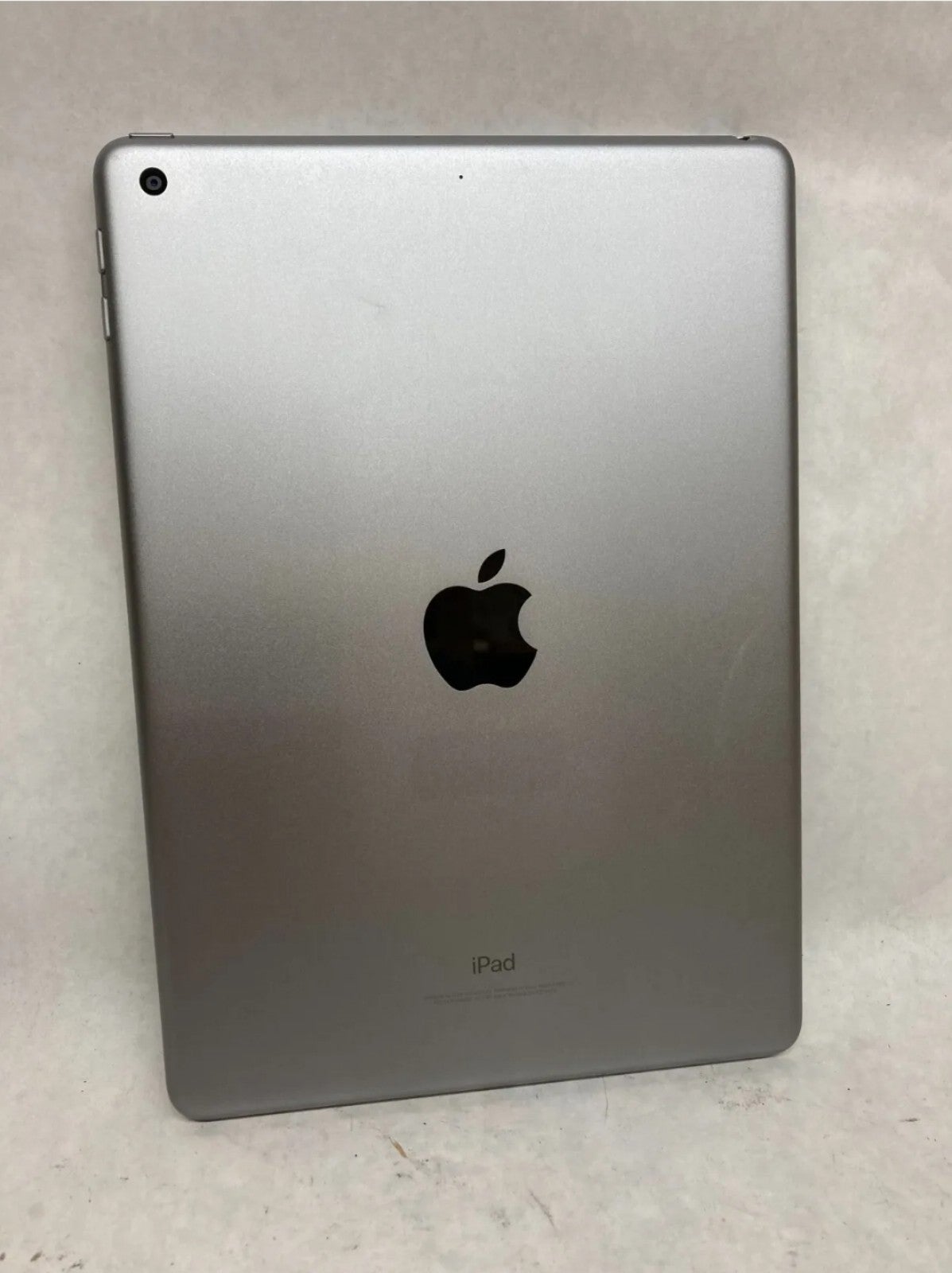 Apple iPad 5th Gen outlet - 32GB Wi-Fi, Touch ID 9.7