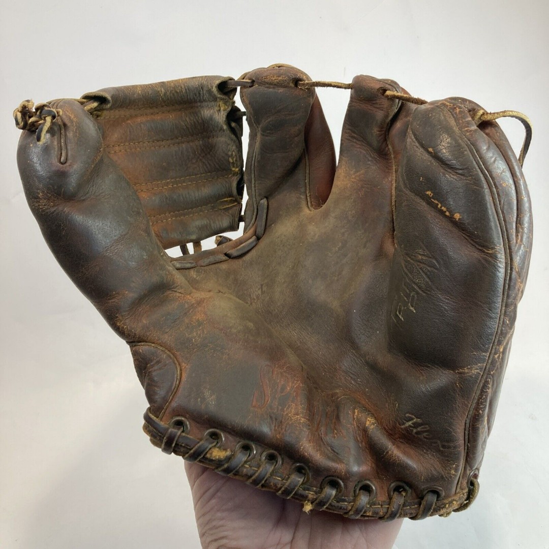VTG Spalding 1225 Glove 3 Finger 10.5 EZ Flex Triple Play TM Stud Pat #2311945