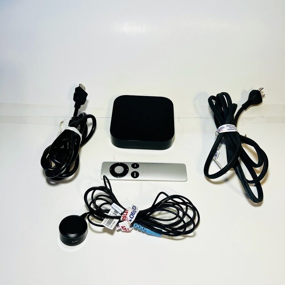 Apple TV A1469 (3rd Gen, 2013) HD Media Streamer With IR Extender and Remote