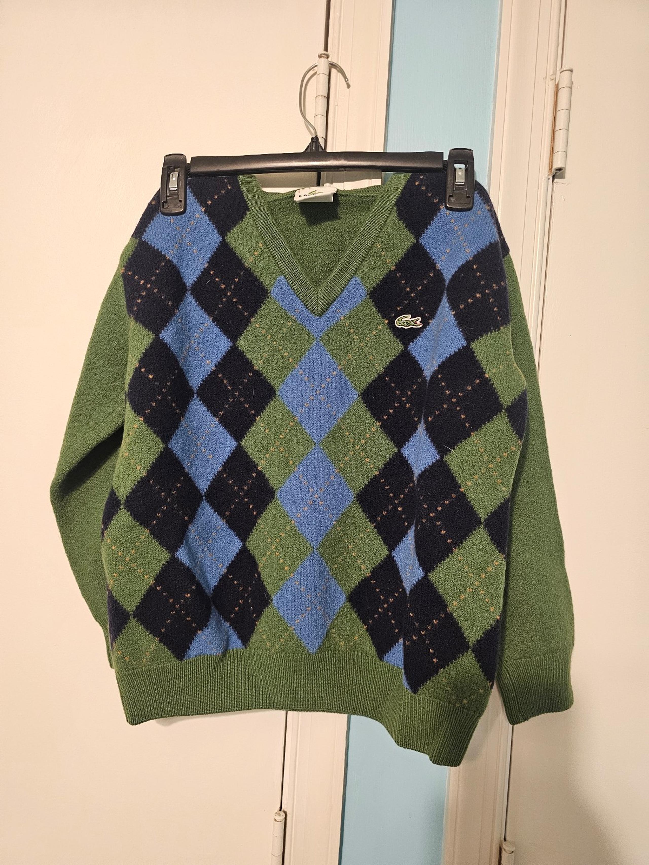 Boys 4  sweatshirt Lacoste.